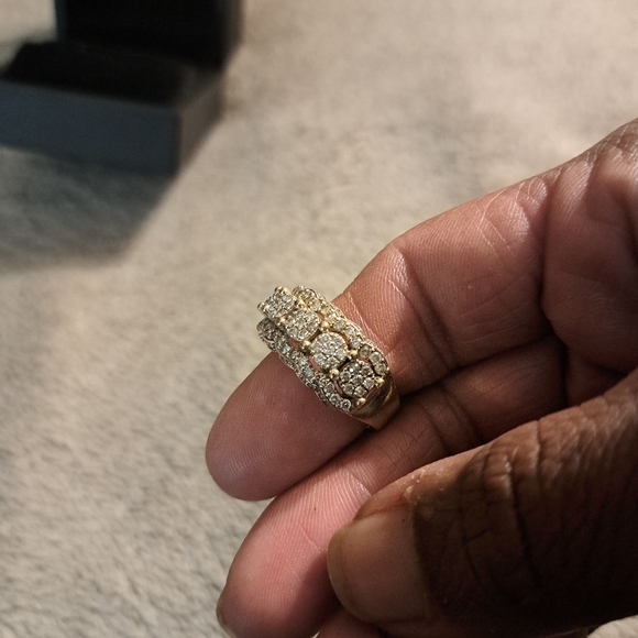 Diamond Ring - Picture 6 of 6